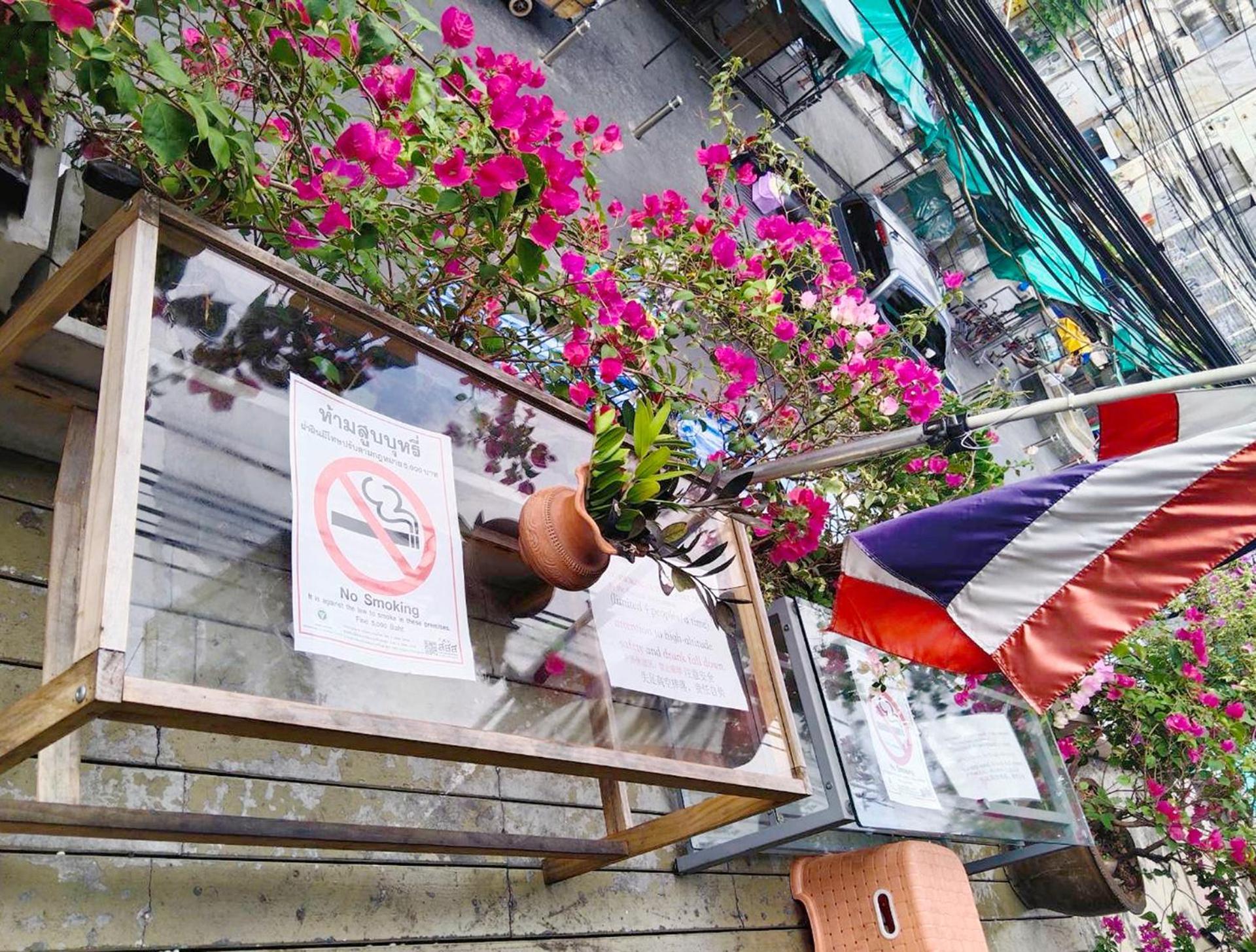 Susu Khaosan Hostel Bangkok Exterior photo
